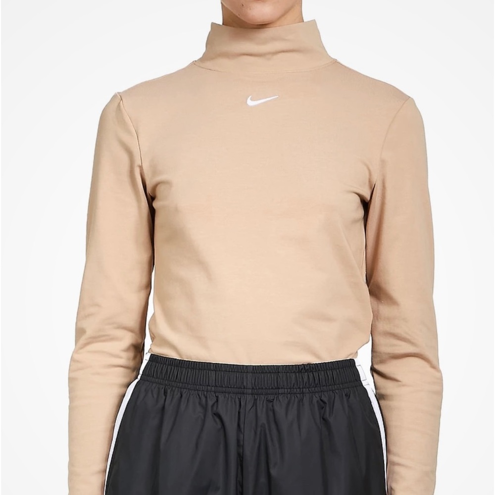 Nike Essentials Mock Top